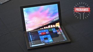 Olvídate de los teléfonos flexibles, el nuevo portátil con pantalla plegable de Lenovo sí que es impresionante